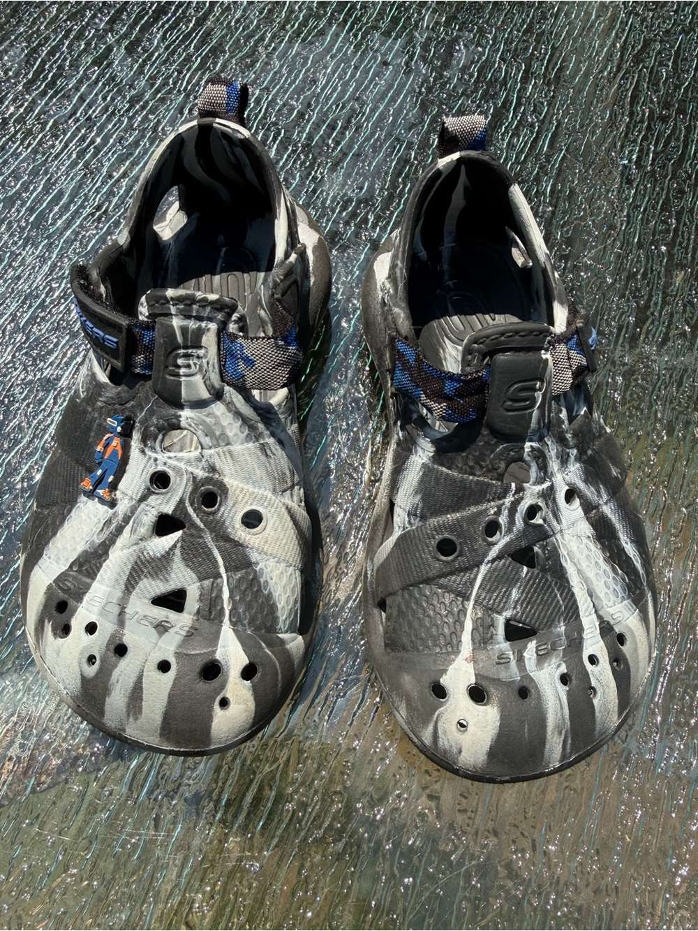 Skechers Black, White & Blue Slip-On GUC Kids Water Clogs Sz 12